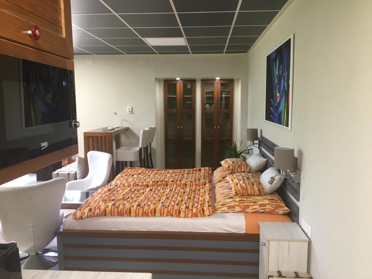 E 14 Aparthotel Berekfürdő Екстериор снимка