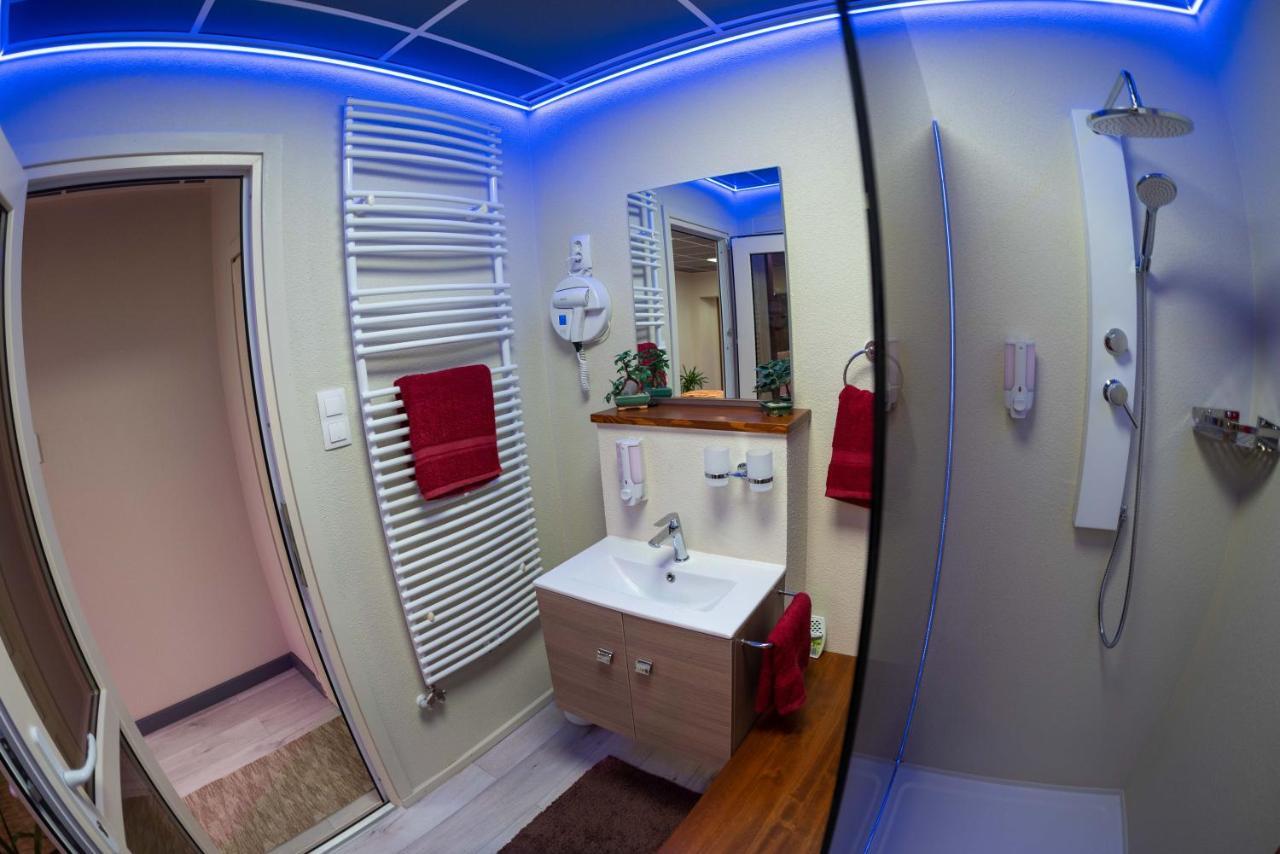 E 14 Aparthotel Berekfürdő Екстериор снимка