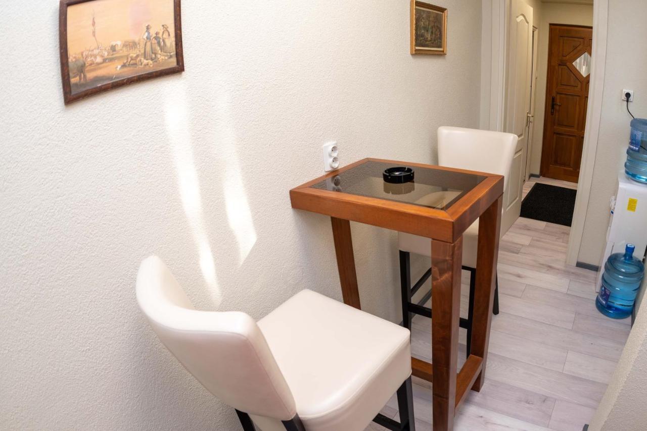 E 14 Aparthotel Berekfürdő Екстериор снимка