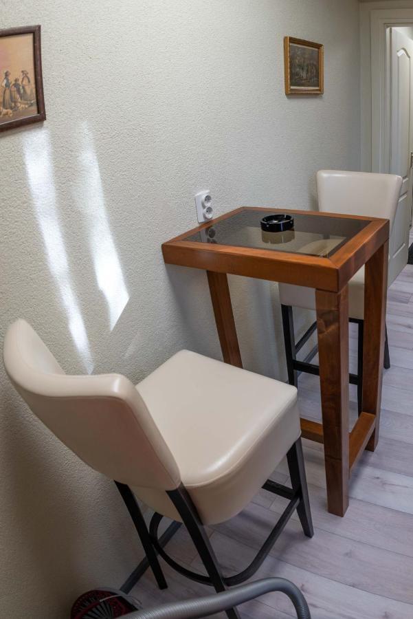 E 14 Aparthotel Berekfürdő Екстериор снимка