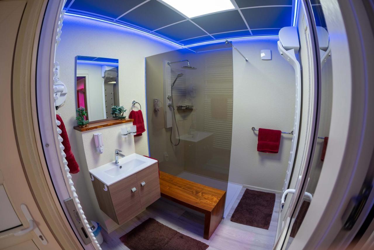 E 14 Aparthotel Berekfürdő Екстериор снимка